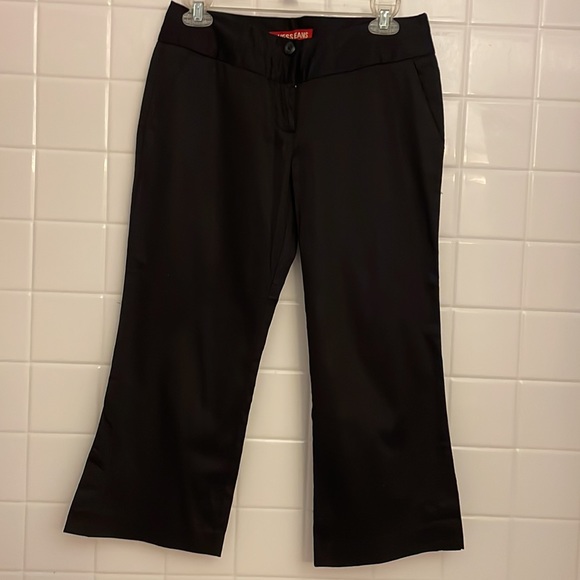 NWT Guess Jeans capri size 26, color black. 2 front pockets and 1 back pocket - Picture 3 of 17